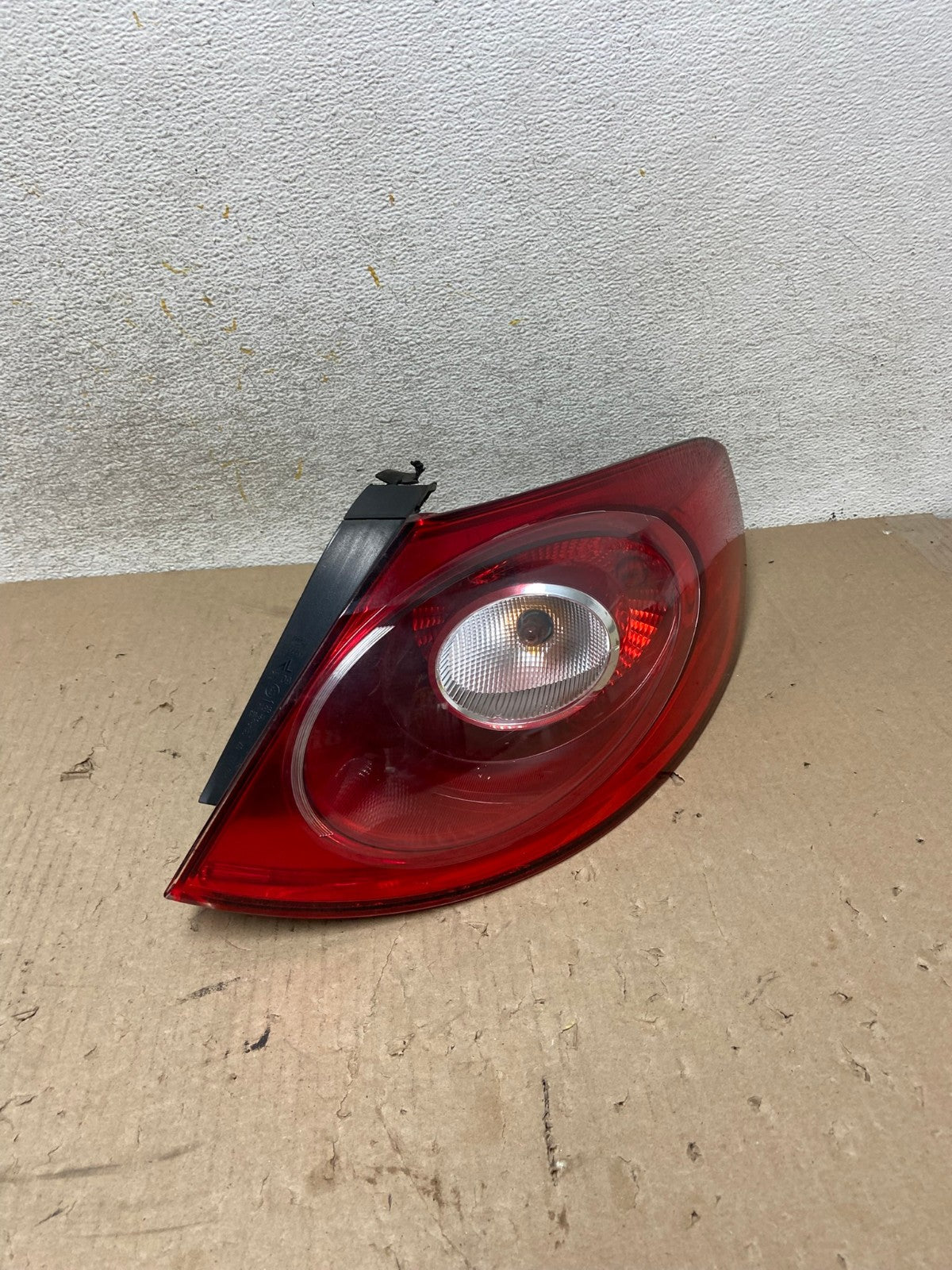 2009-2012 Volkswagen CC Right Passenger RH Side Tail Light AH6859 LK0