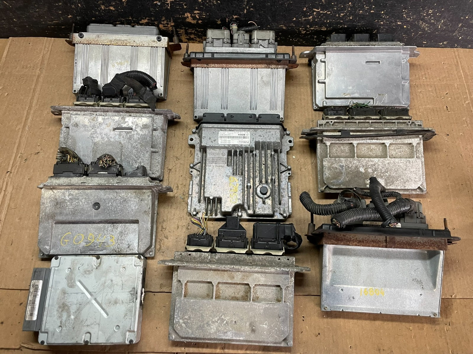 Mix of 10 Ford ECM Engine Computer Module AB32080