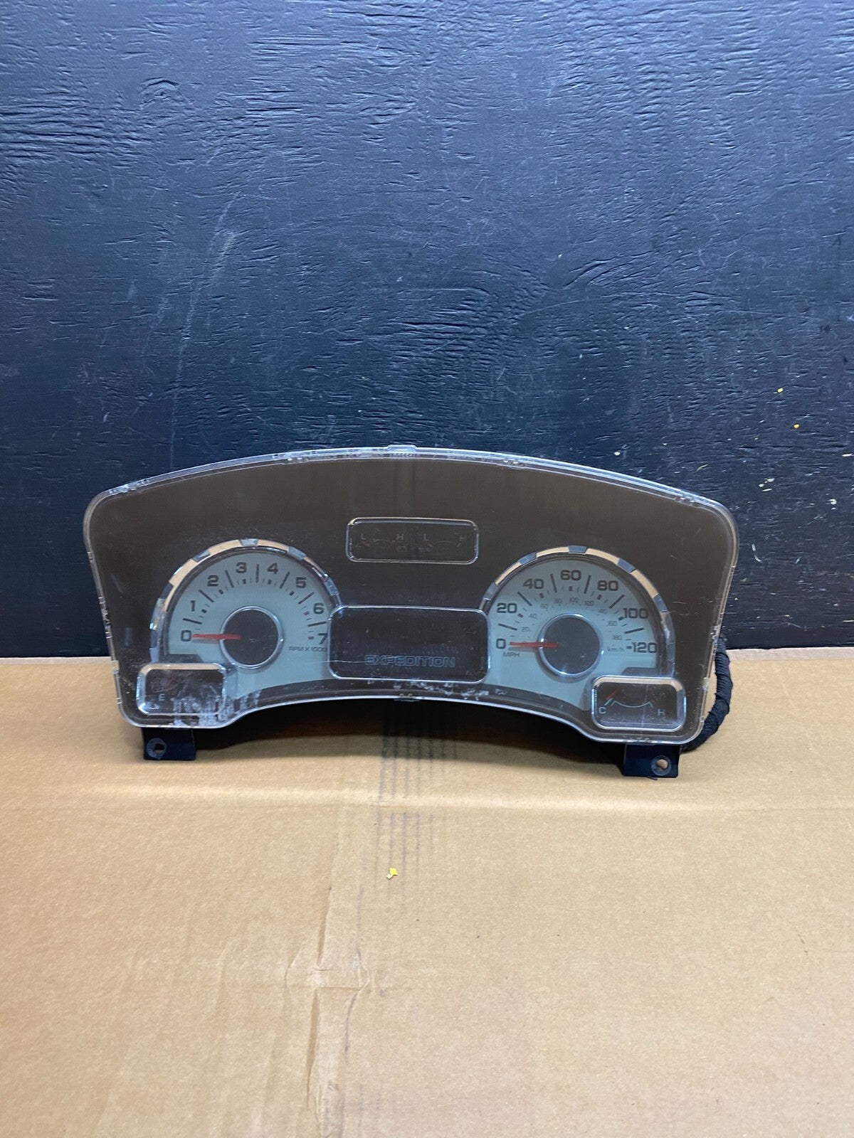2007 to 2014 Ford Expedition Speedometer Cluster Gauge N2753 PS0