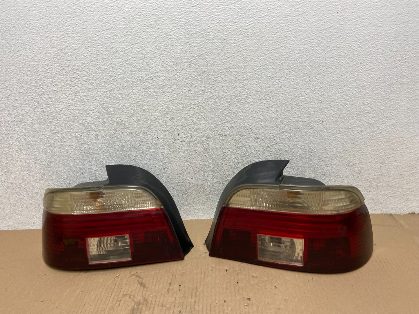 2001- 2003 BMW 5 Series E39 530i Left+Right Set Side Tail Lights AE7332 DW0