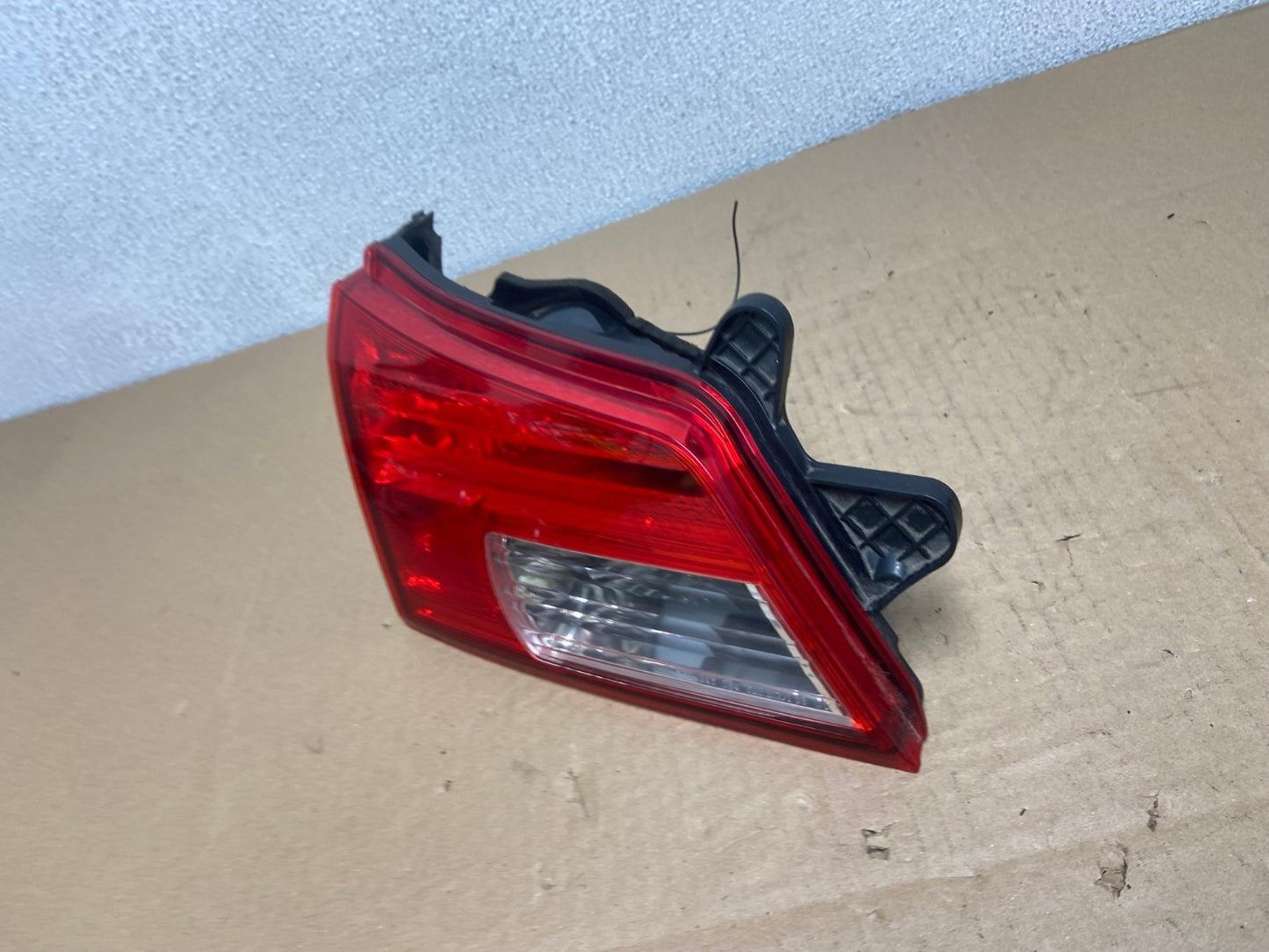 2010-2014 Subaru Outback Left Driver Lh Side Inner Tail Light AB6170 LK1