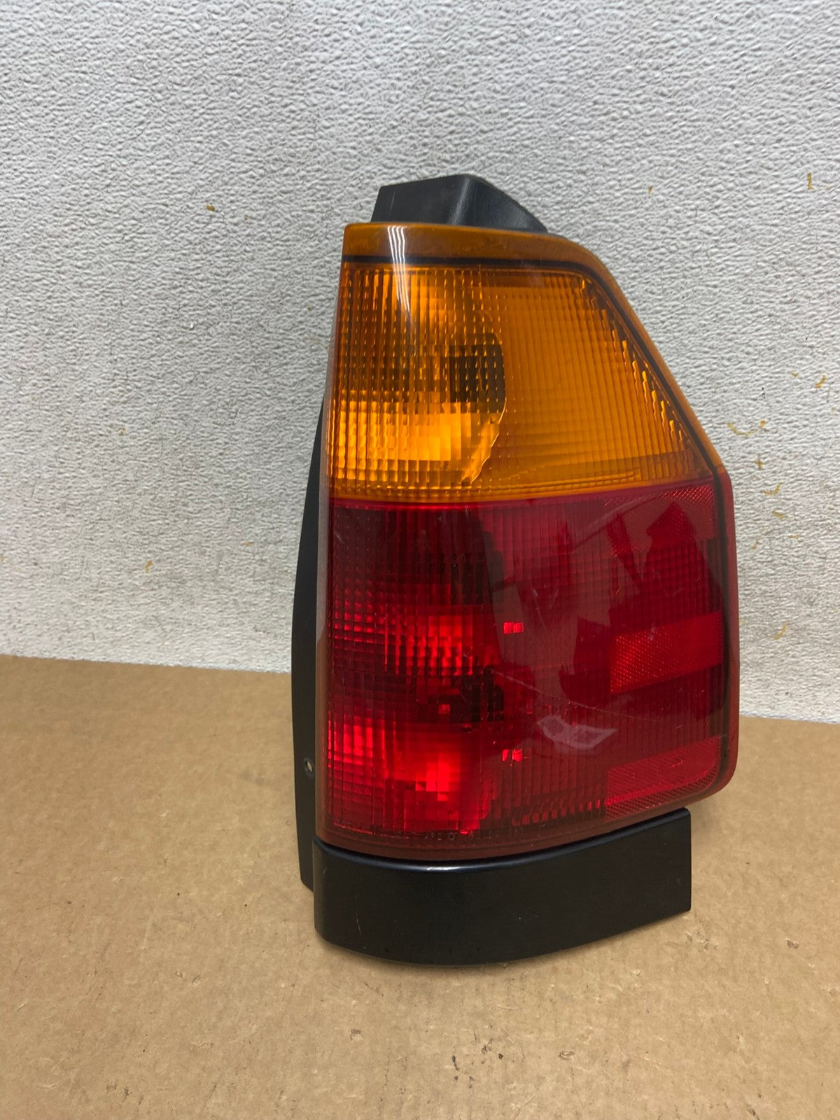 2002-2009 GMC Envoy Right Passenger RH Side Tail Light AI3334 LK0