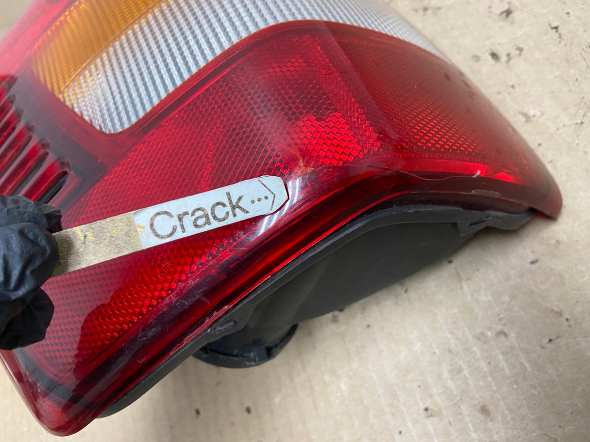 1999 - 2004 Jeep Grand Cherokee WJ Left Driver Lh Tail Light AH5900 LK3