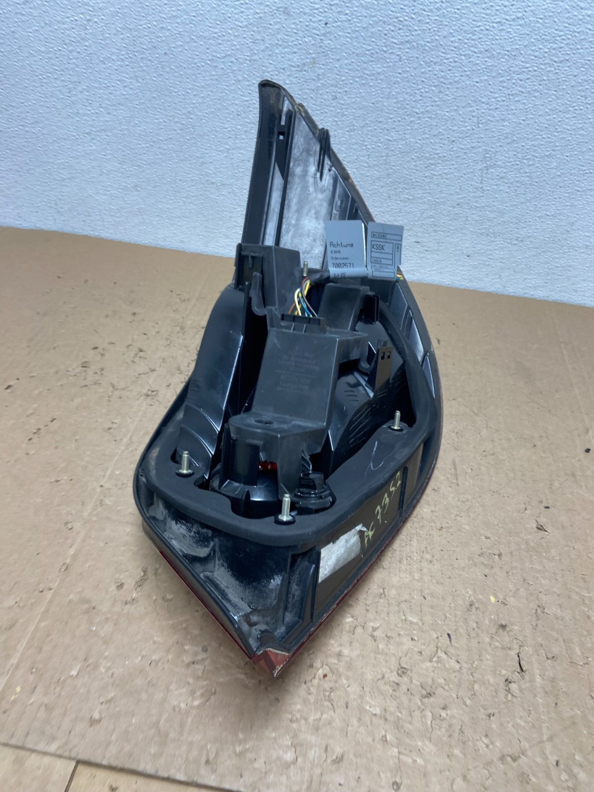 2004 - 2007 BMW 5 Series E60 Left Driver LH Side Tail Light AC7352 DW4