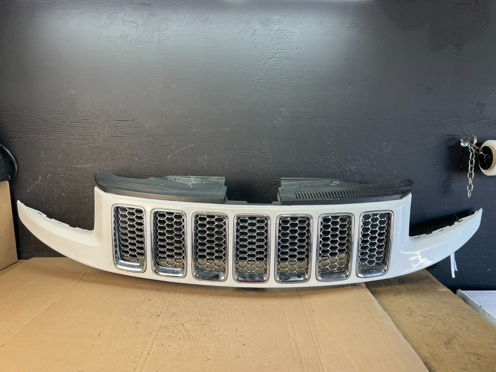 2014 2015 2016 Jeep Grand Cherokee Front Upper Grill Grille AD5560 DG0