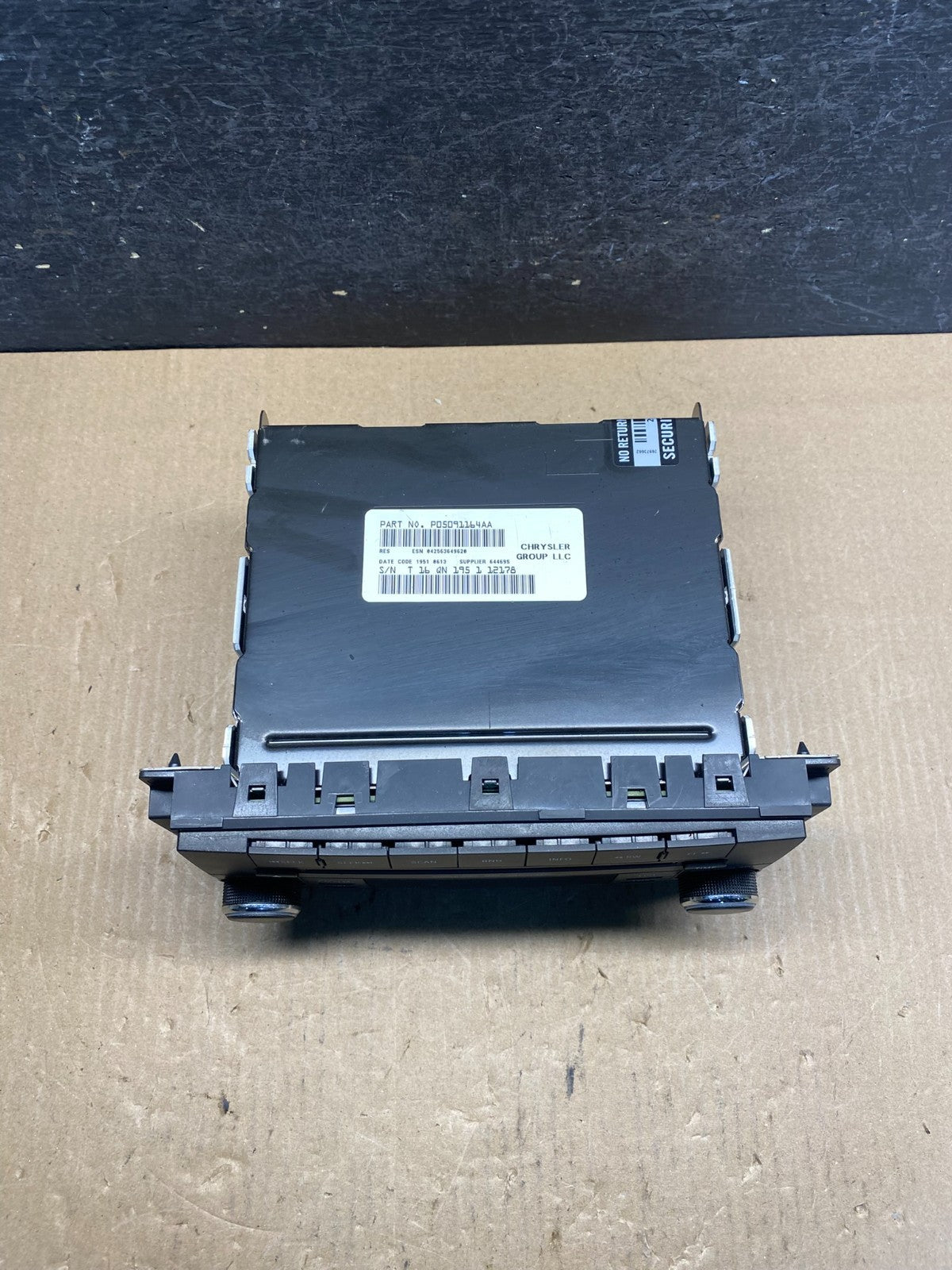 2007-2012 Chrysler Dodge Jeep Ram Radio CD MP3 AUX Receiver AG1892 DG3