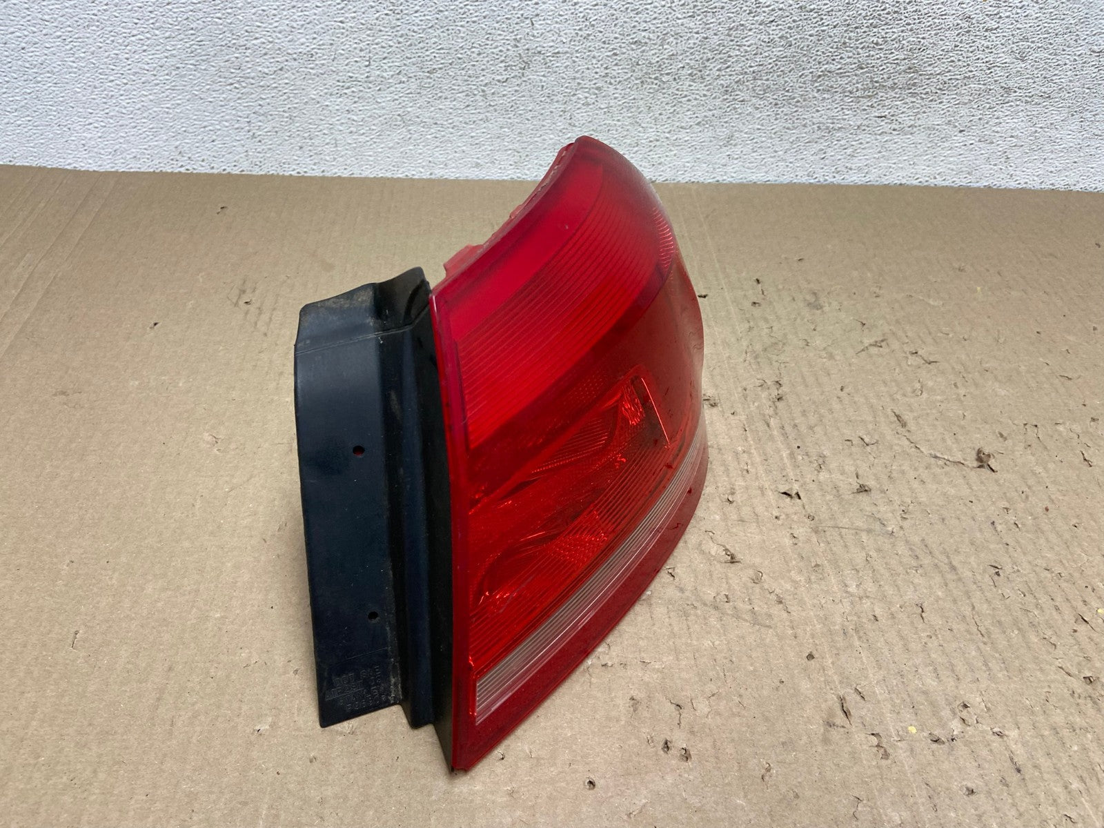 2012 to 2015 Volkswagen Passat Right Passenger Rh Side Tail light AE9725 LK2