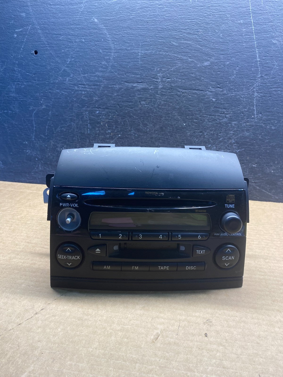 2004 to 2010 Toyota Sienna AM FM CD WMA Mp3 Radio Receiver AF4073 DW0