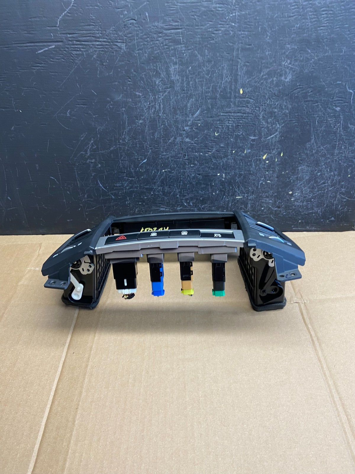 2007 to 2009 Hyundai Santa Fe Center Dashboard Radio Bezel Trim AD2037 DG3