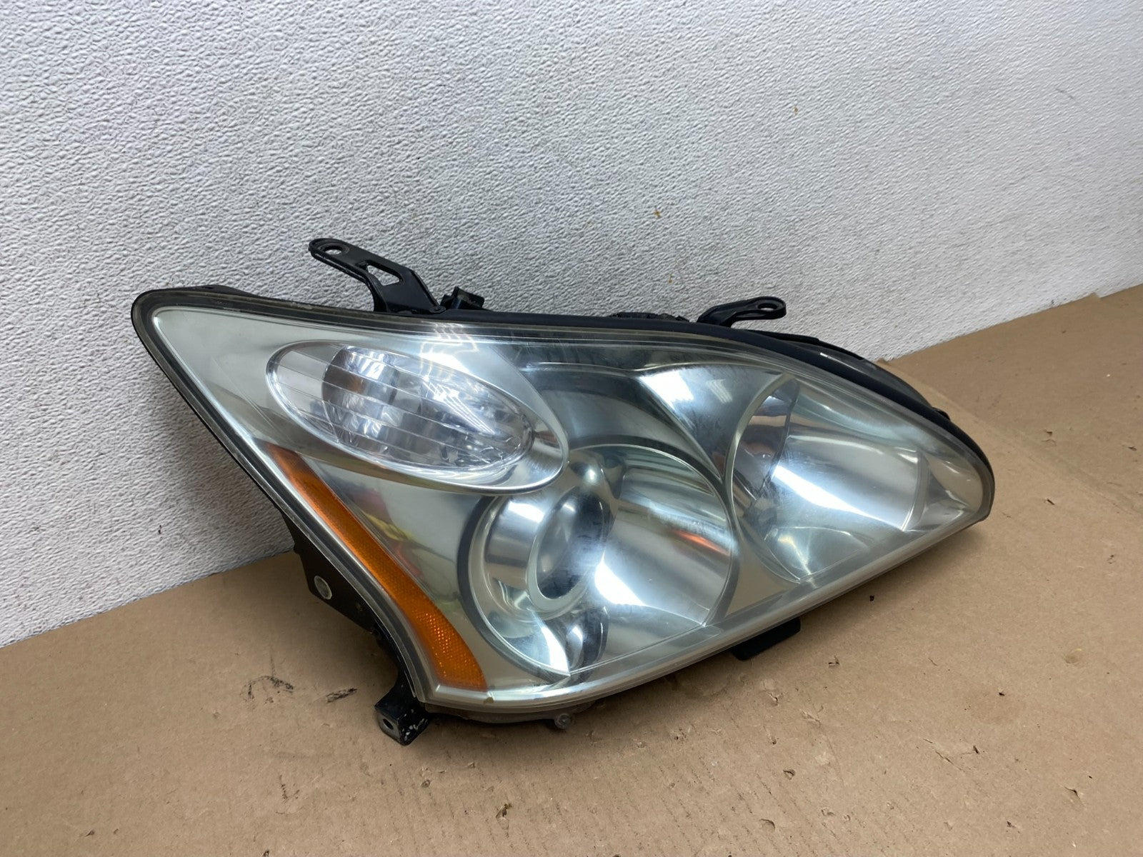 2004 - 2009 Lexus RX330 RX350 Xenon Right Passenger Side Headlight AG6693 DW2