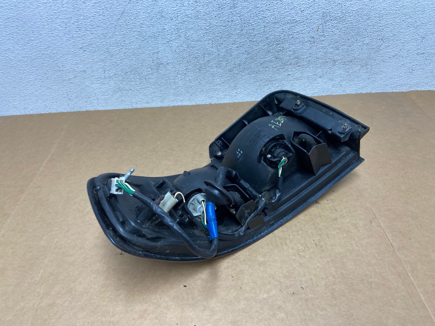 1992 1993 1994 Toyota Camry Right Passenger RH Side Tail Light AE2914 LK5