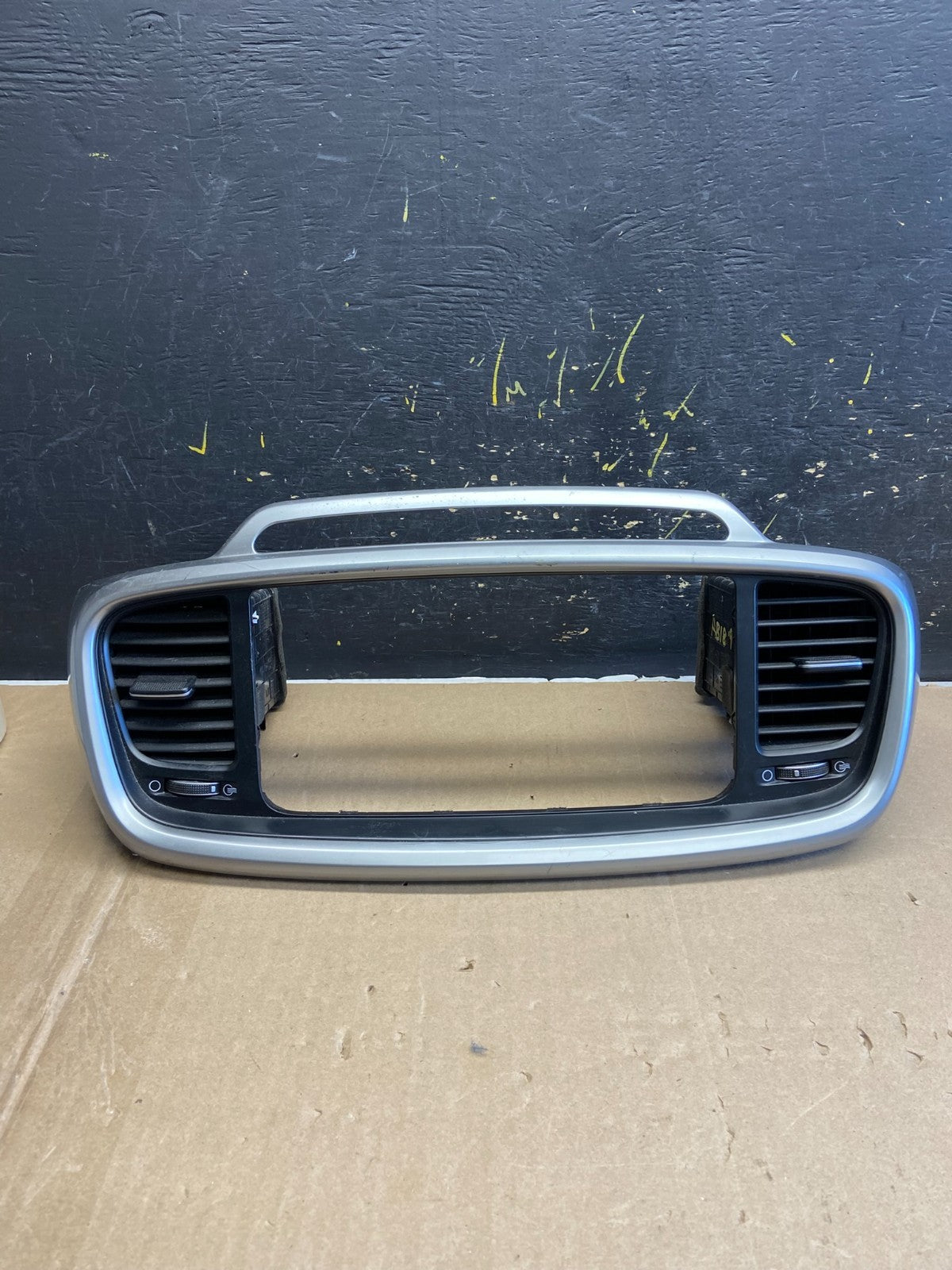 2016 - 2018 Kia Sorento Center Console Radio Air Vent Bezel Trim OEM  AB1895 DG0