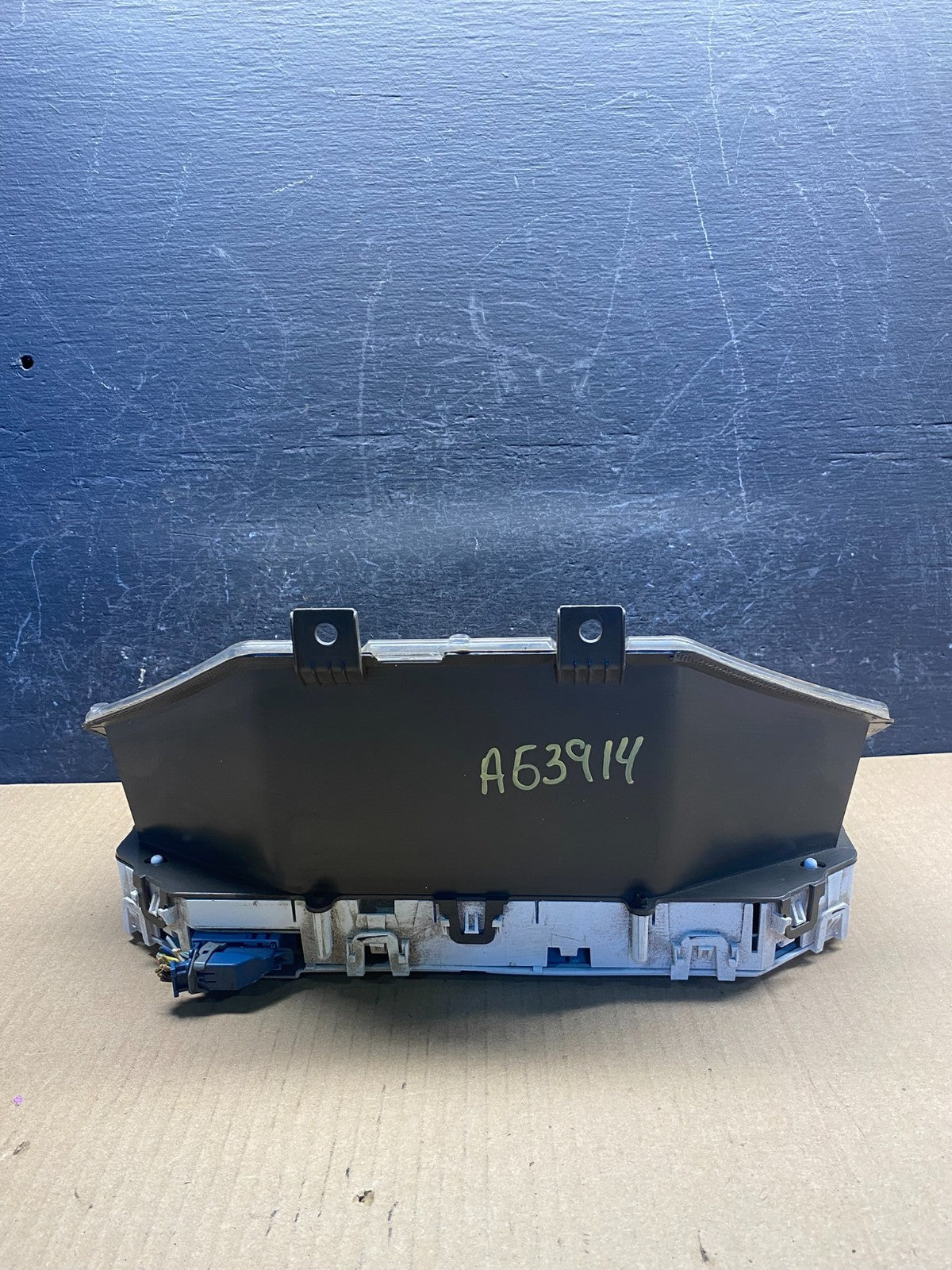 2008 to 2010 Ford F250 SD Super Duty Speedometer Cluster Gauge AG3914 DW3