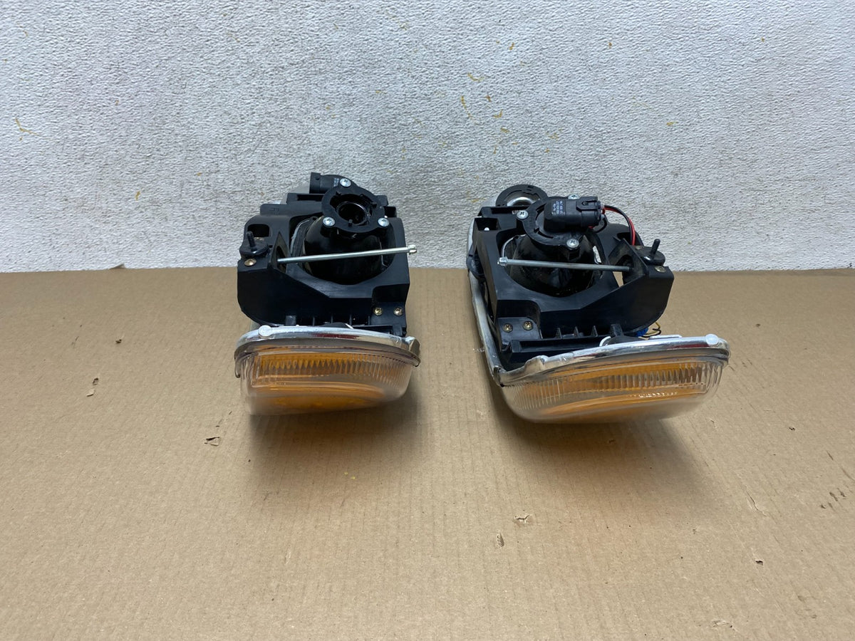 1999- 2006 GMC Sierra Left+Right Set Projector Headlights AH4356 DG7