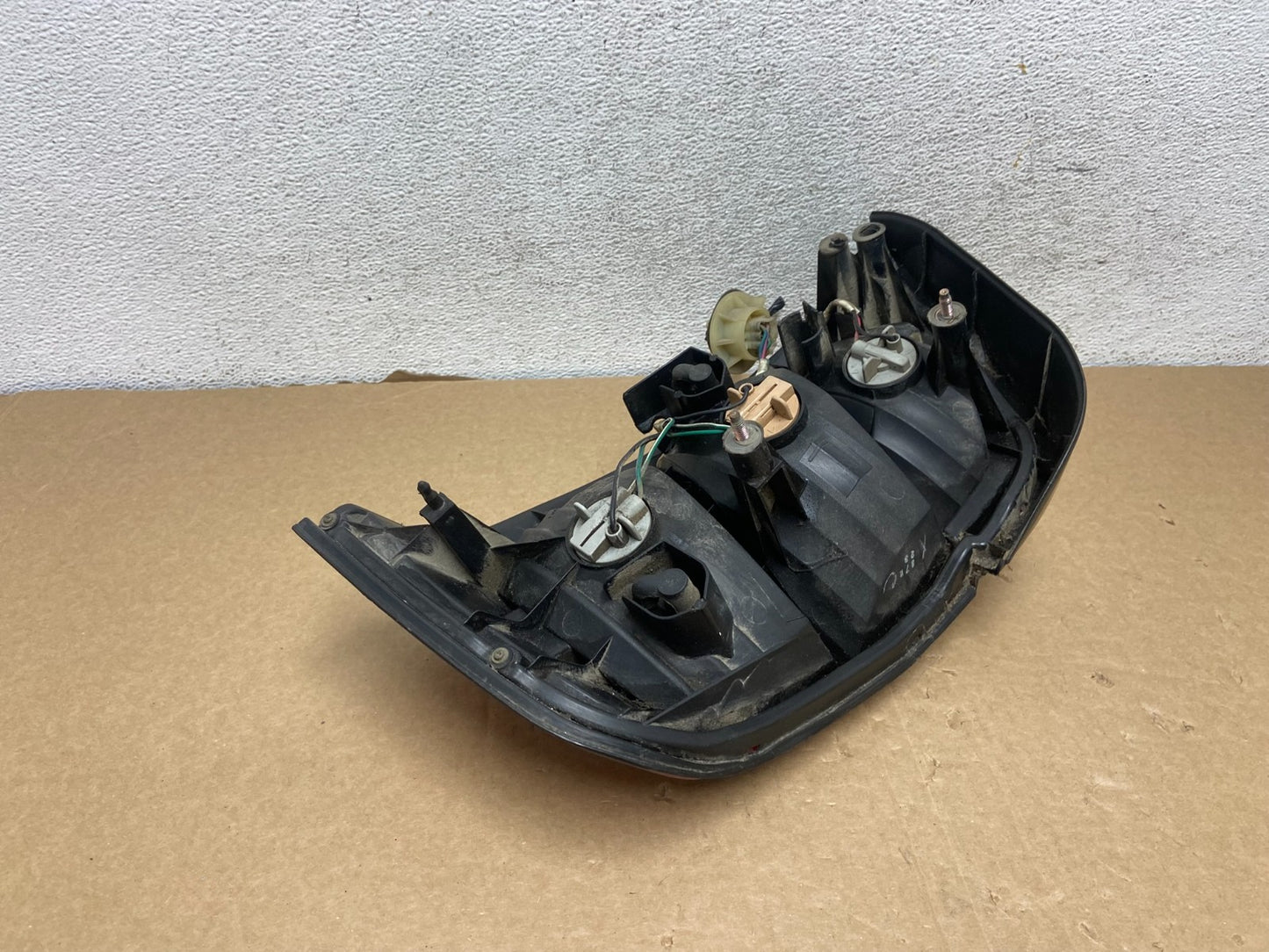2002 to 2003 Mitsubishi Galant Left Driver LH Side Tail Light AF7300 DW4