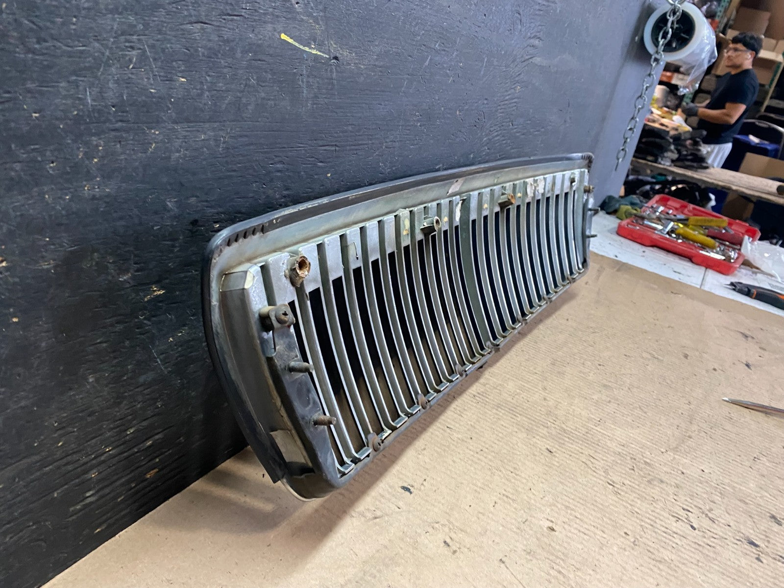 2002 to 2005 Hyundai XG350 Front Upper Grill Grille W/Emblem T0022 DG7