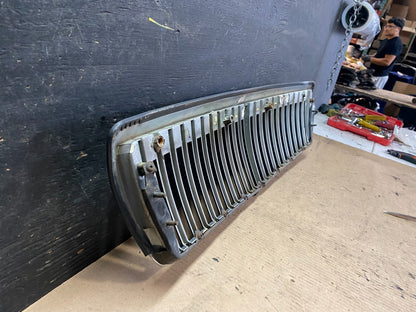 2002 to 2005 Hyundai XG350 Front Upper Grill Grille W/Emblem T0022 DG7