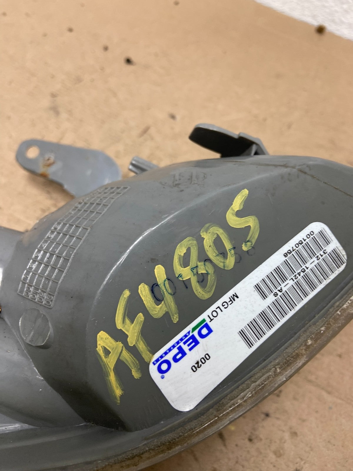 2000 - 2001 Toyota Camry Front Left Driver Lh Turn Signal DEPO AF4805 DW5