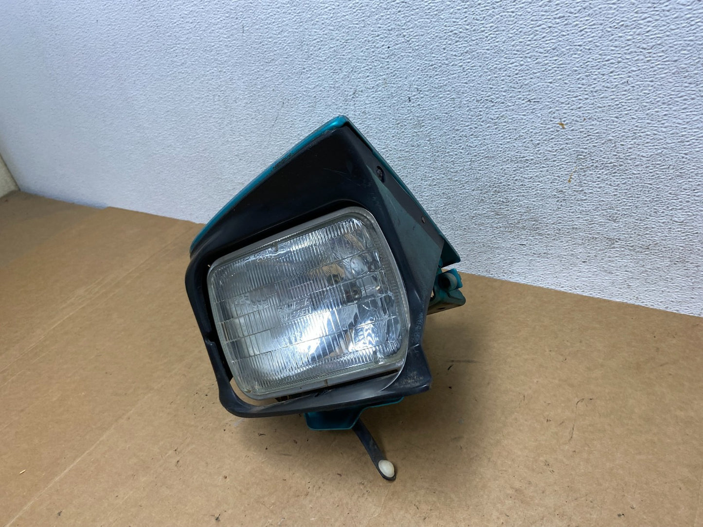 1989 to 1992 Ford Probe Right Passenger RH Side Halogen Headlight AE3056 DG1