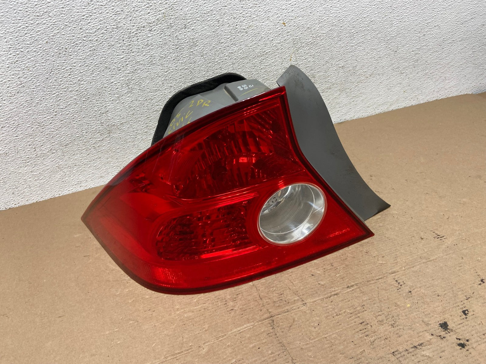 2004-2005 Honda Civic Coupe Left Driver Side Tail Light AF4703 LK0