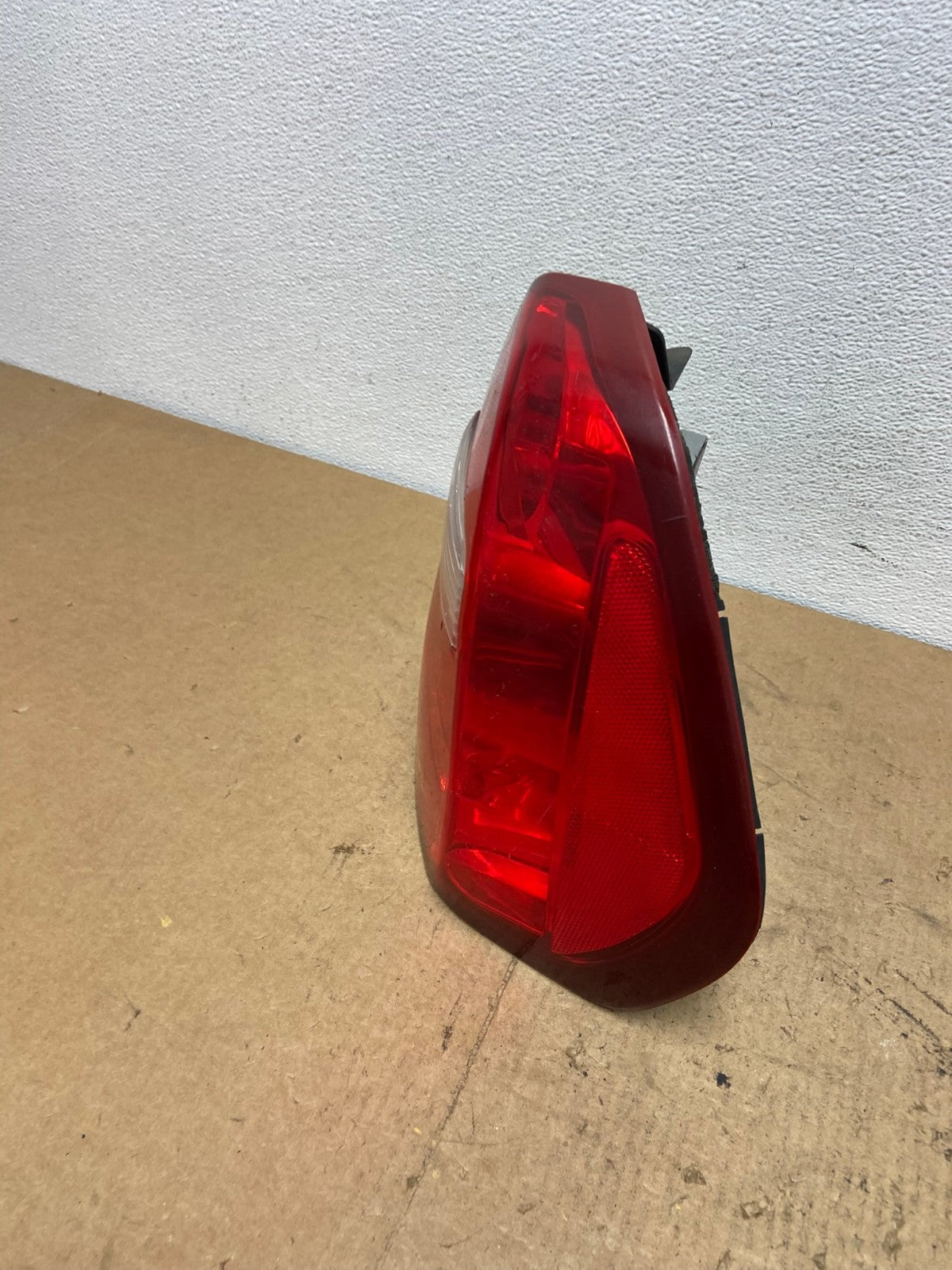 2004 to 2008 Chevrolet Malibu Right Passenger Rh Side Oem Tail Light AC3604 LK1