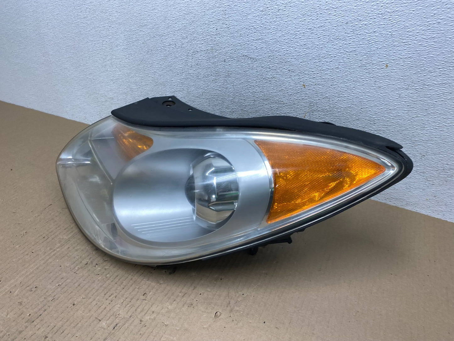 2007 to 2012 Hyundai Veracruz Left Driver LH Headlight Halogen AE7027 DW1