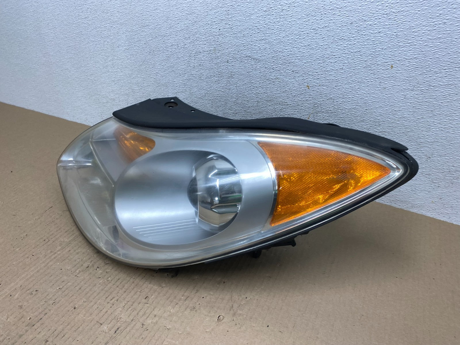 2007 to 2012 Hyundai Veracruz Left Driver LH Headlight Halogen AE7027 DW1