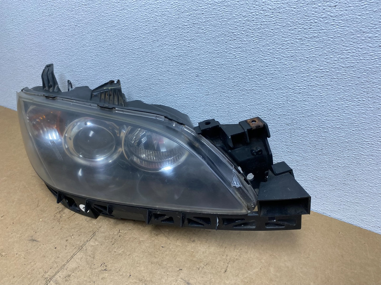 2004 to 2009 Mazda 3 Sedan Right Passenger Rh Side Headlight AC3573 DW1