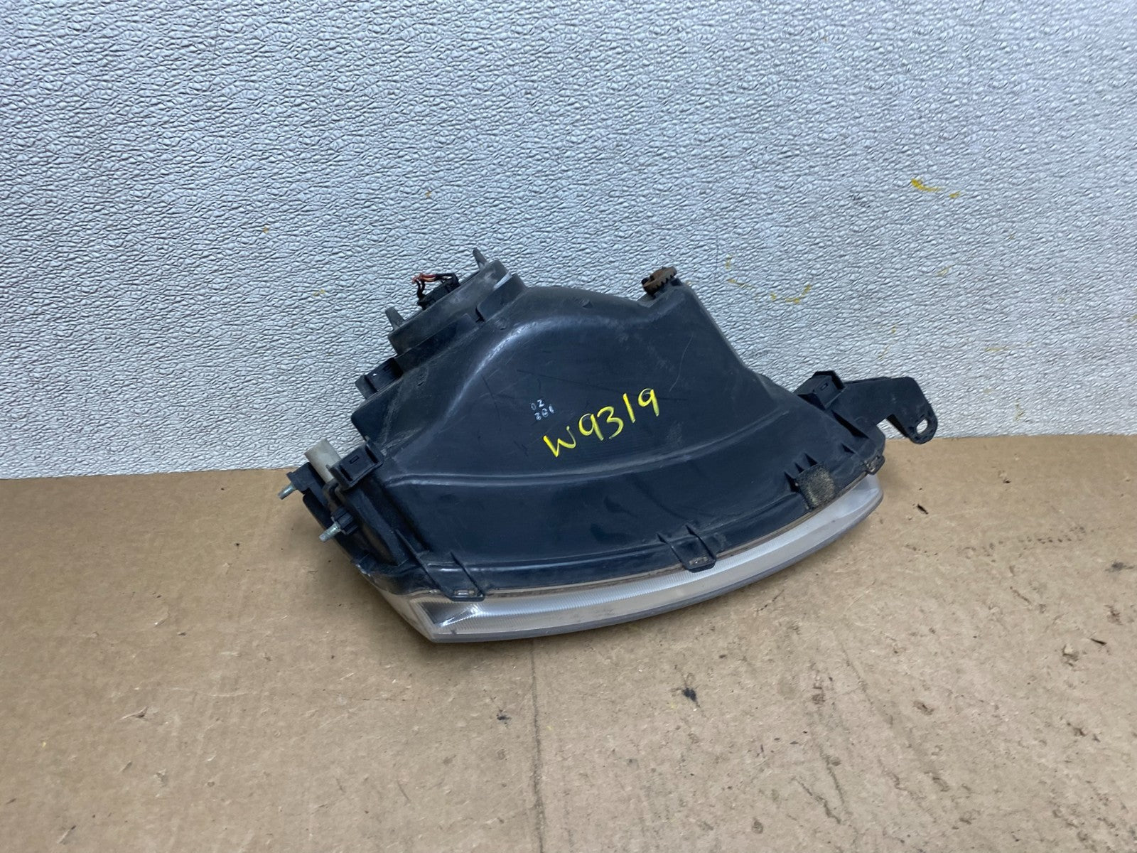 1999-2001 Toyota Solara Left Driver LH Halogen Headlight W9319 DW8