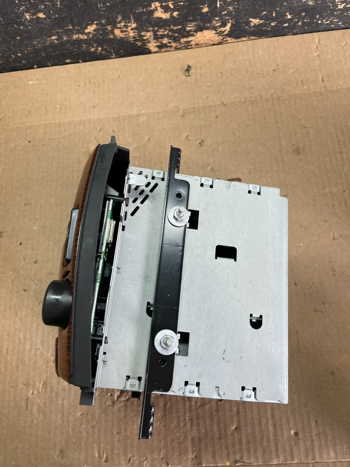 2005 to 2007 Cadillac Escalade Radio CD AM/FM DVD 6 Disc OEM AB3130 DG1
