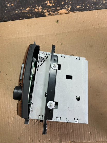 2005 to 2007 Cadillac Escalade Radio CD AM/FM DVD 6 Disc OEM AB3130 DG1