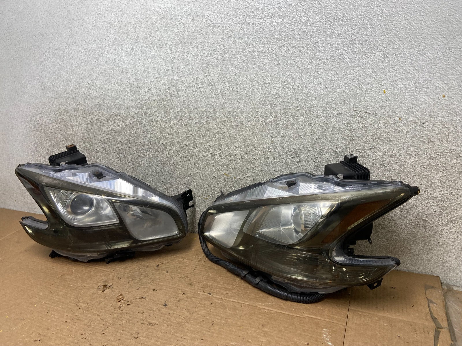 Xenon  2009 to 2014 Nissan Maxima Left+Right Set Side Headlights Z3179 DW1