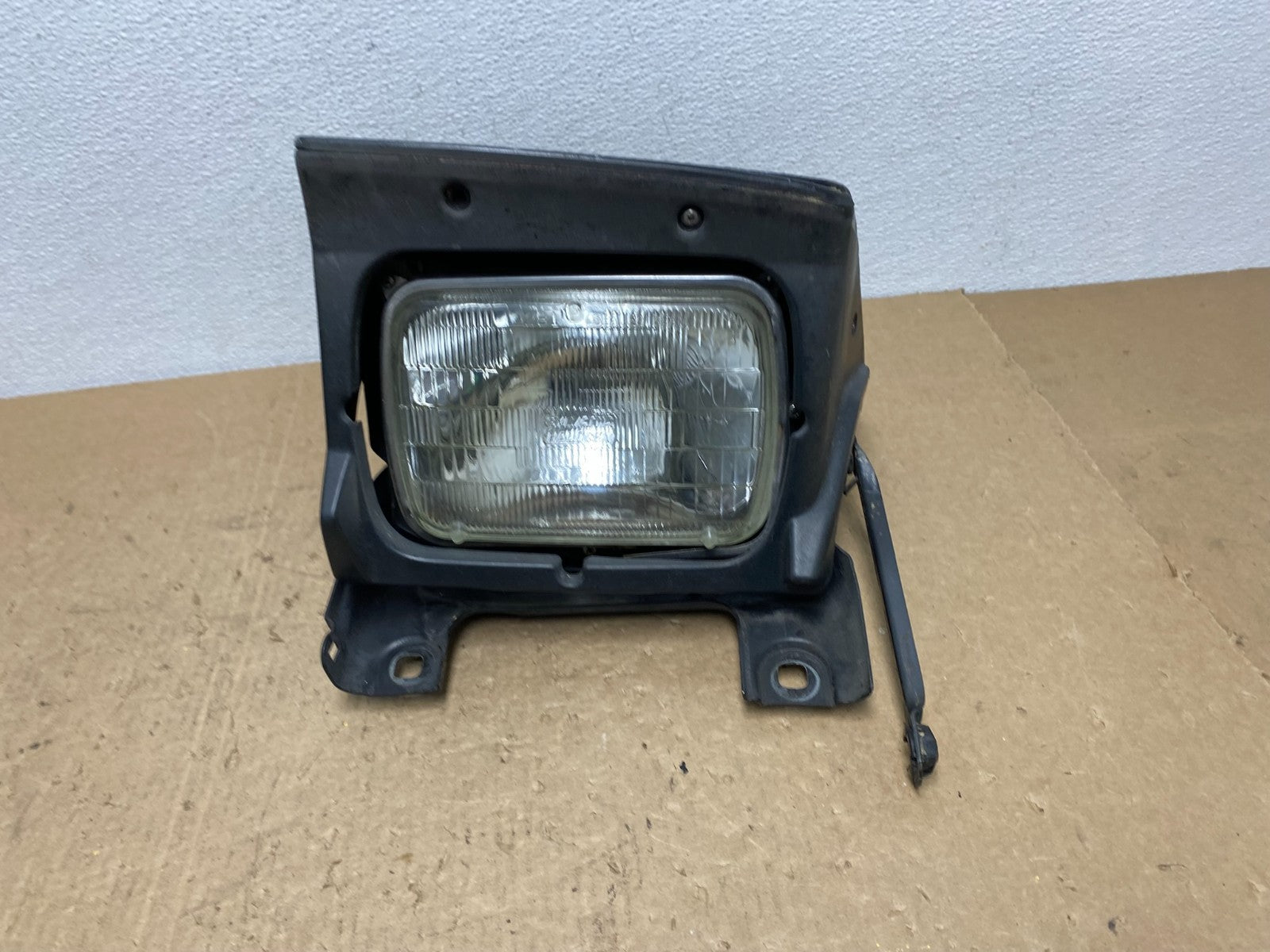 1988 to 1991 Honda Prelude Left Driver LH Halogen Headlight AC1507 DG0