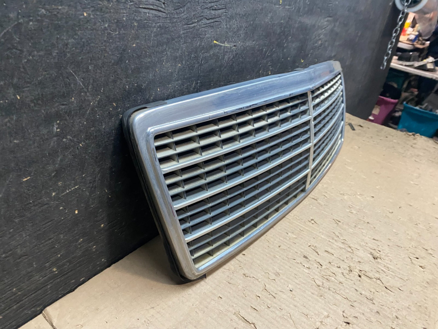 1994 to 1998 Mercedes-Benz W140 S600 S500 S320 Front Upper Grille OEM X8142 PS2