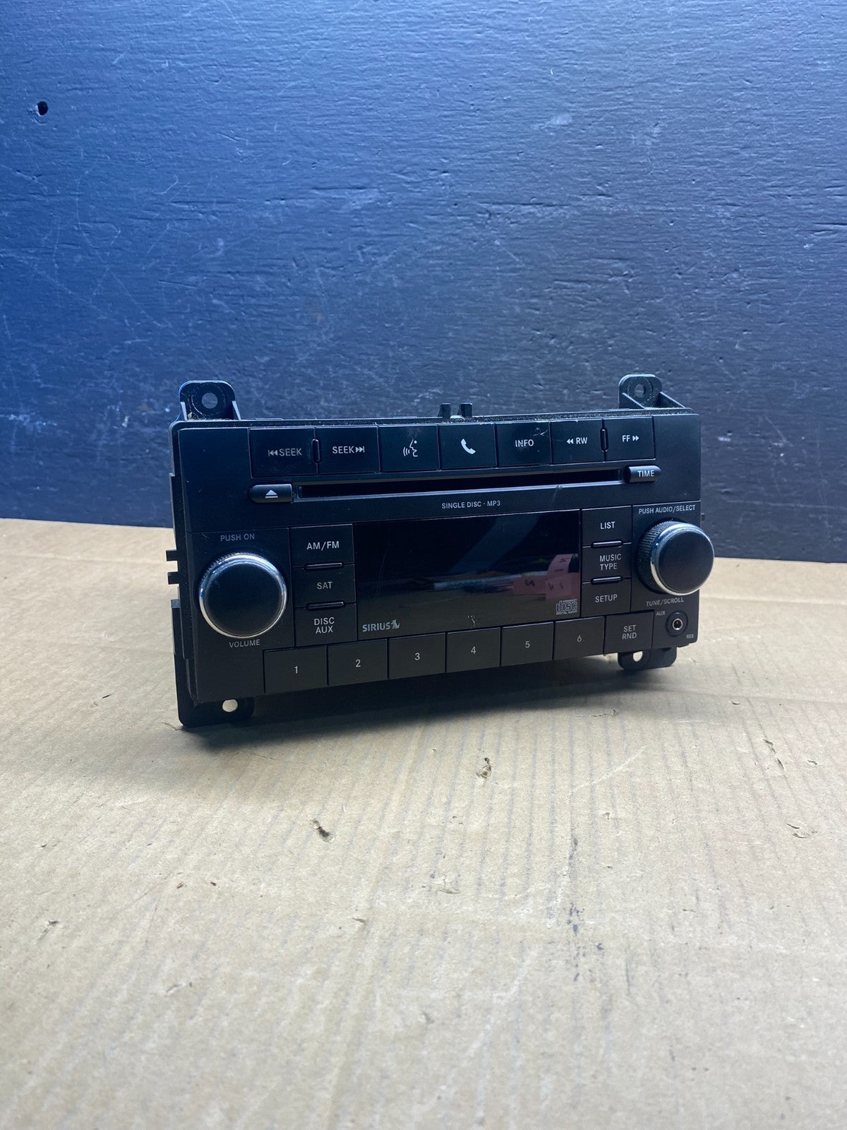 2011 2012 2013 Dodge Journey AM FM Radio Disc CD Player Receiver AD1557 DW0