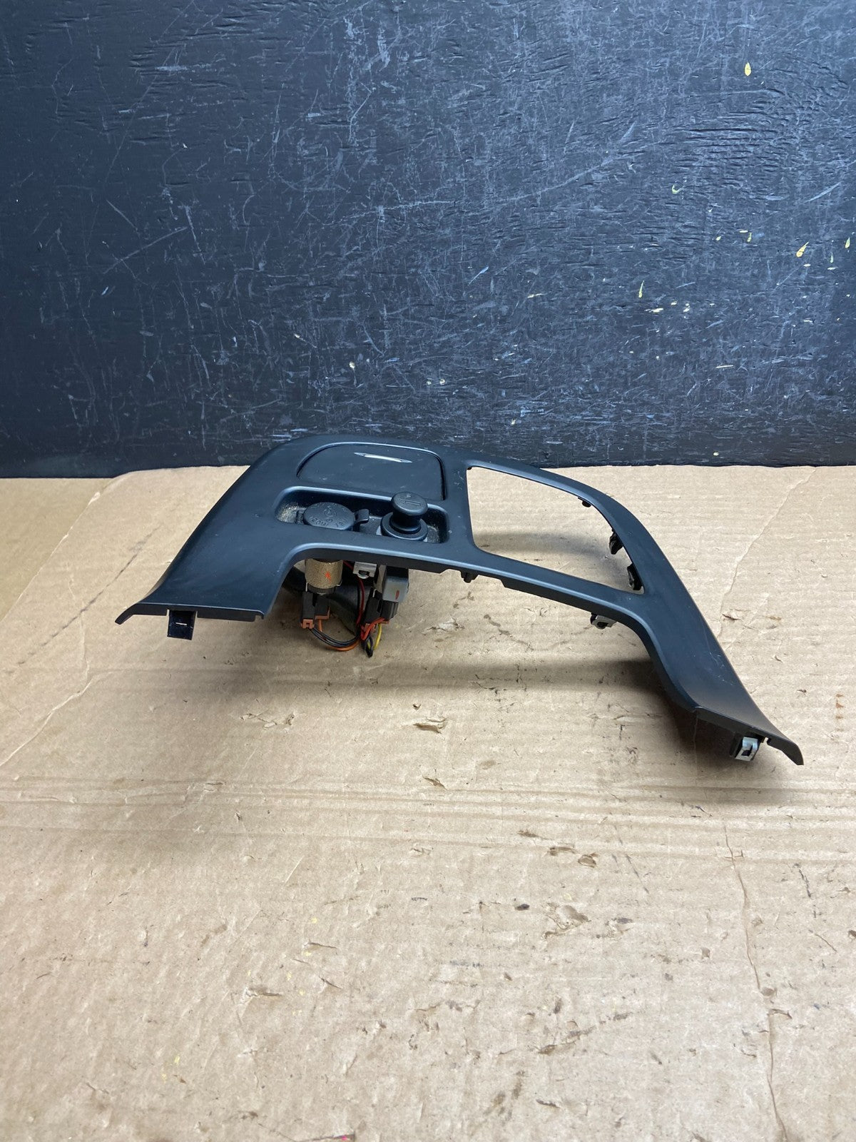 2006-2012 Hyundai Entourage Center Console Gear Shifter Bezel Astray AF2181 DG2