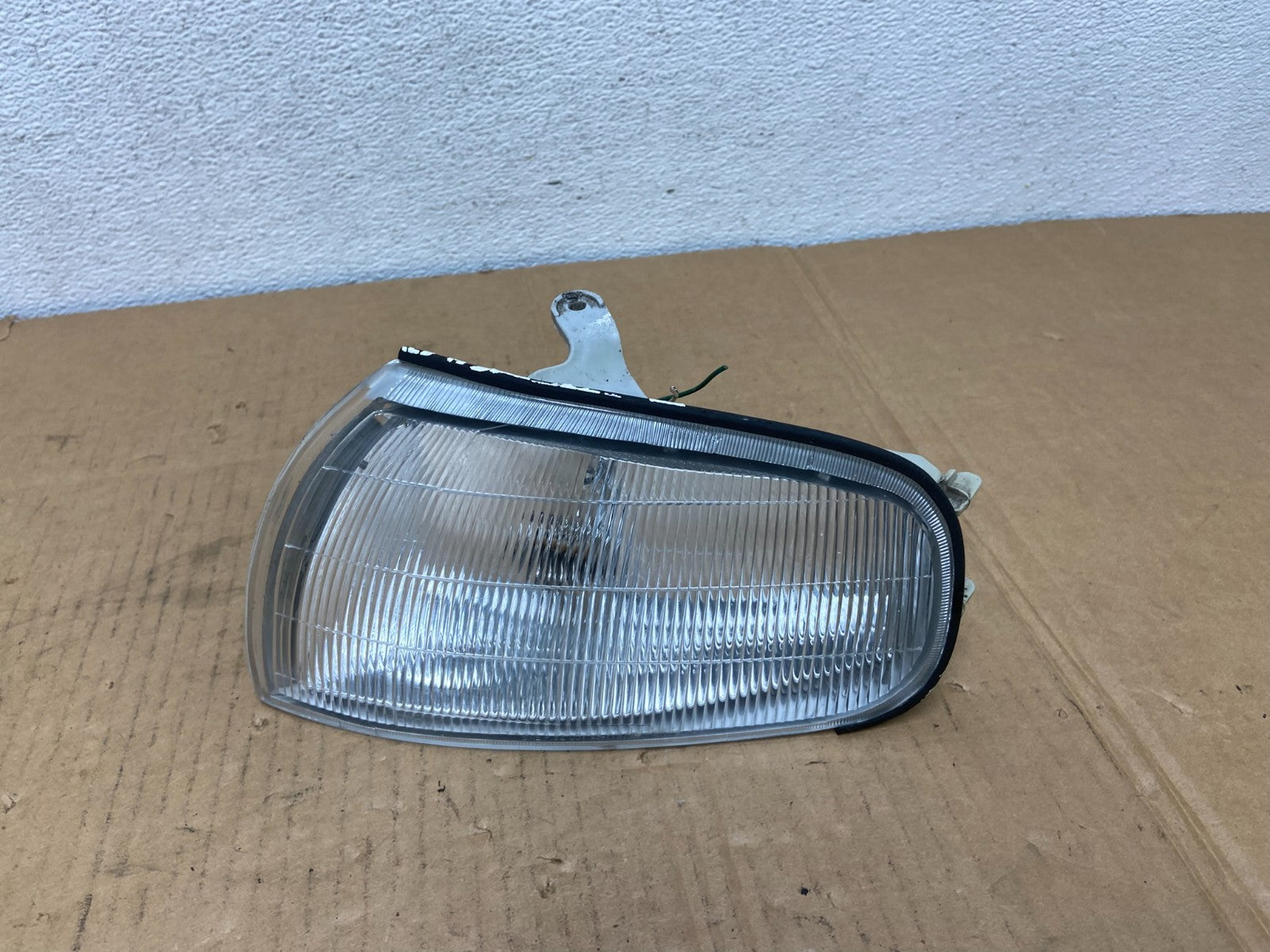 1992 to 1994 Toyota Camry Left Driver LH Side Turn Signal AC7564 DW0