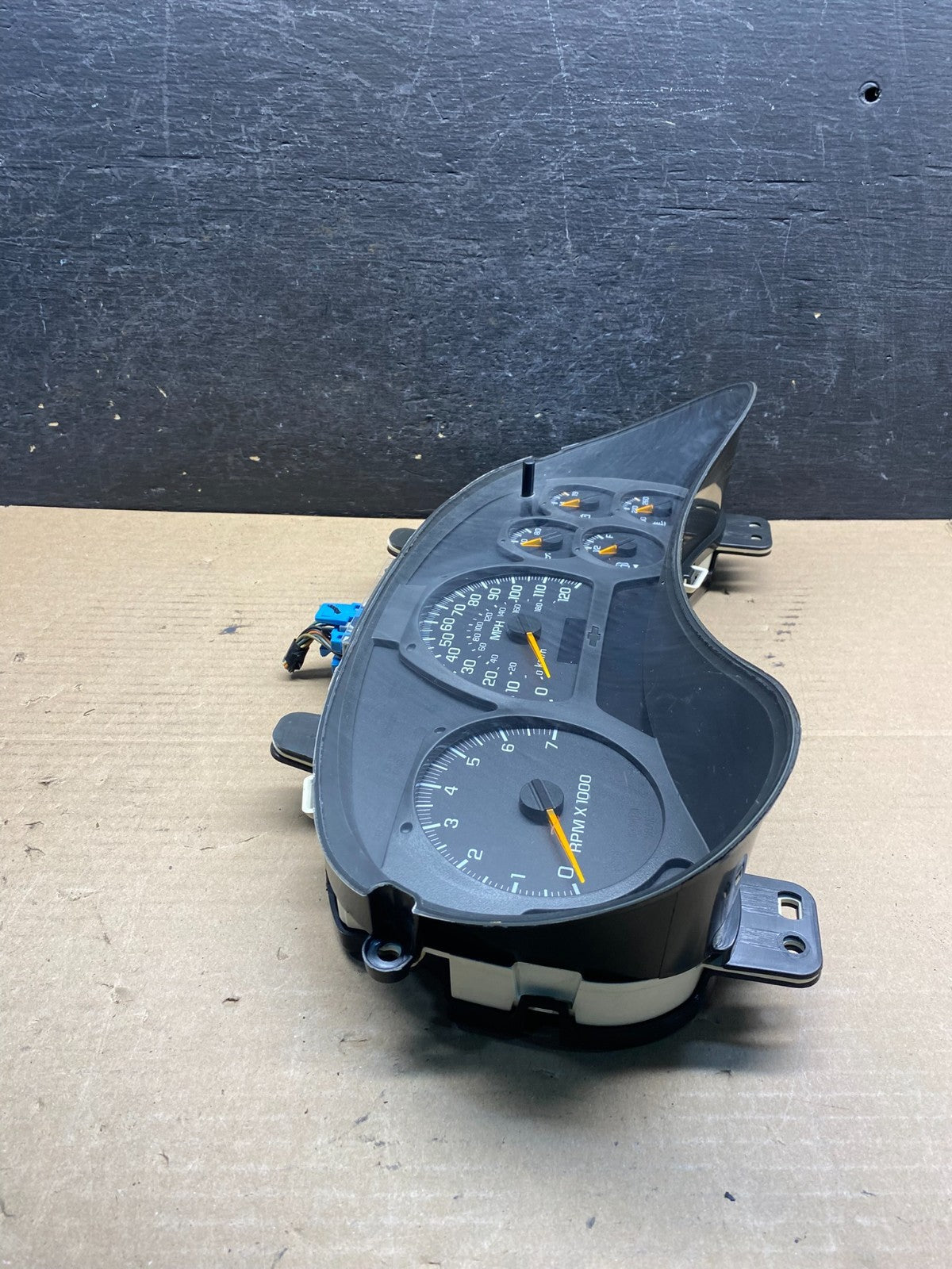 2003 to 2006 Chevrolet Trailblazer Envoy Cluster Gauge Speedometer AH9769 DW1
