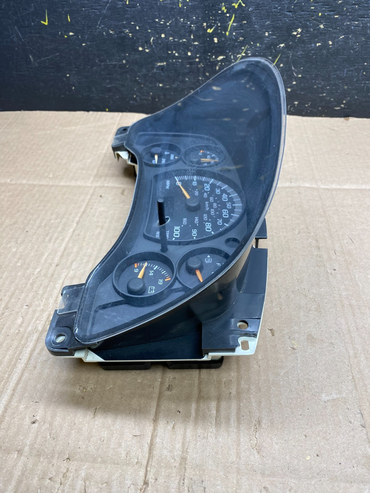 2004 to 2007 Chevrolet Express Speedometer Cluster Gauge OEM AA4665 DG2