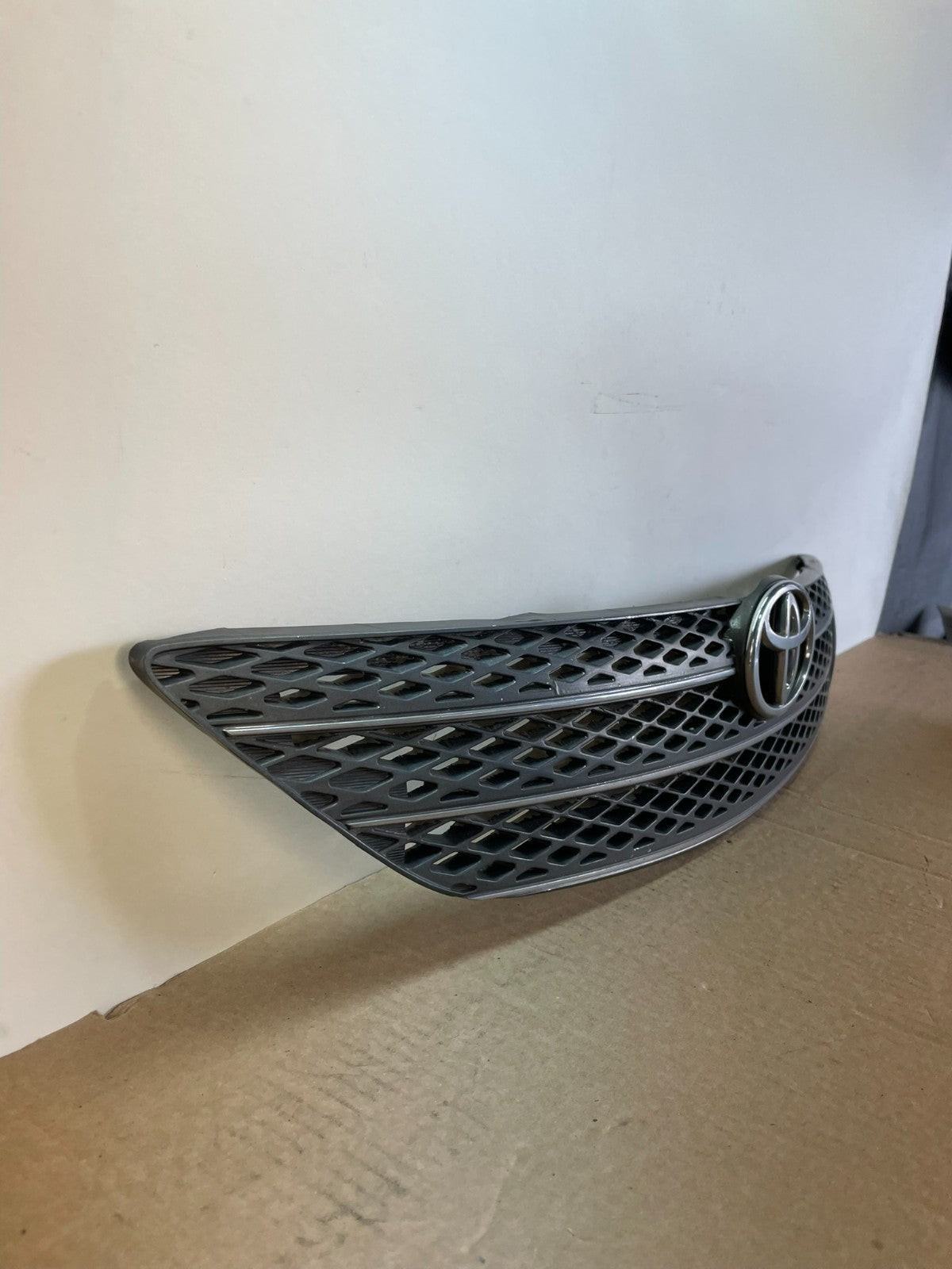 2002 2003 2004 Toyota Camry Front Upper Grill Grille AH0035 DG2