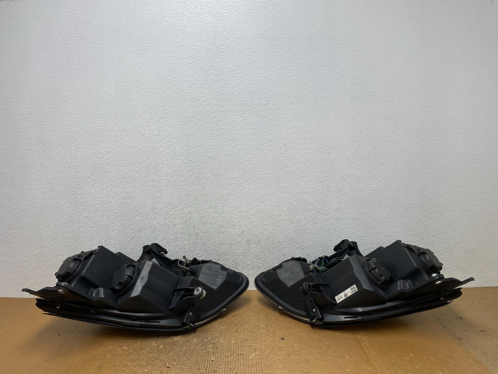 2007 to 2012 Gmc Acadia Halogen Headlights Left+Right Side AE2703 DW5