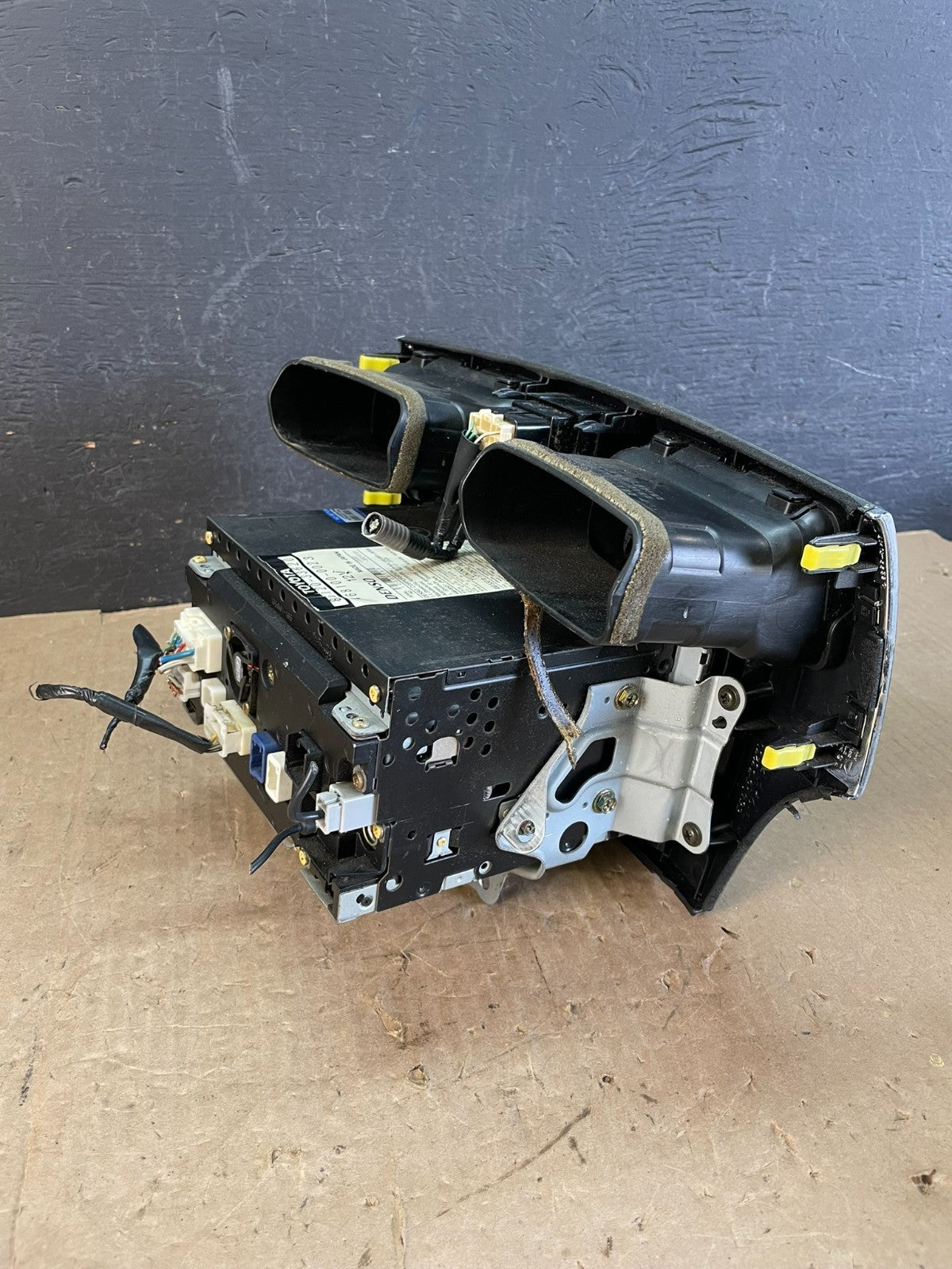 2004 to 2006 Lexus ES330 Es300 Radio Screen Receiver CD Air Vent AD5925 DW7