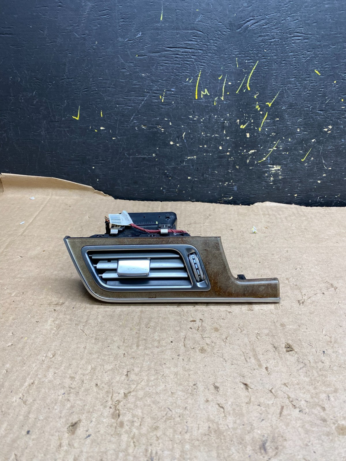 2010-2013 Mercedes E-Class E350 W212 Dashboard Left Driver Air Vent Z1760 DG0