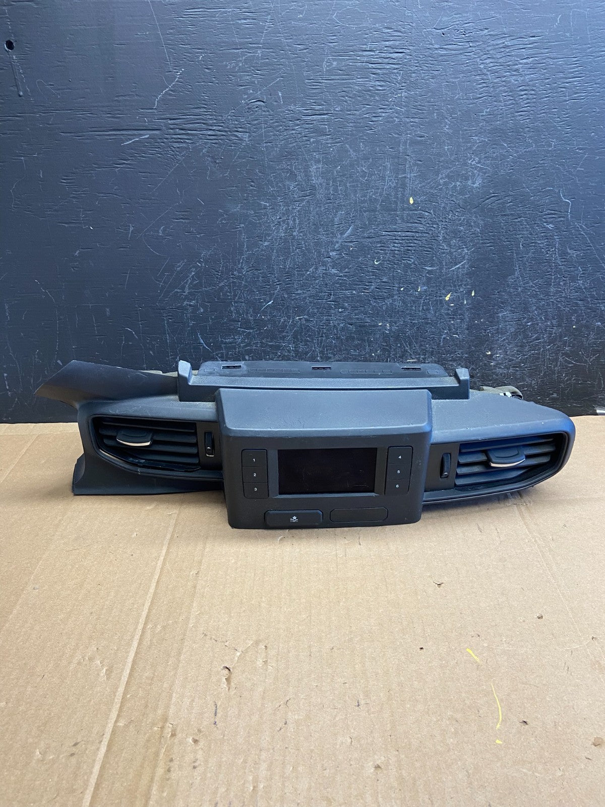 2020 to 2023 Ford Explorer Console Radio Display Screen Air Vents AD2111 DG0