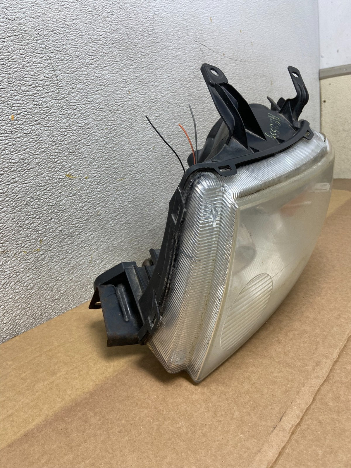 2005 - 2007 Ford Freestyle Left Driver LH Side Halogen Headlight AB2558 DW1
