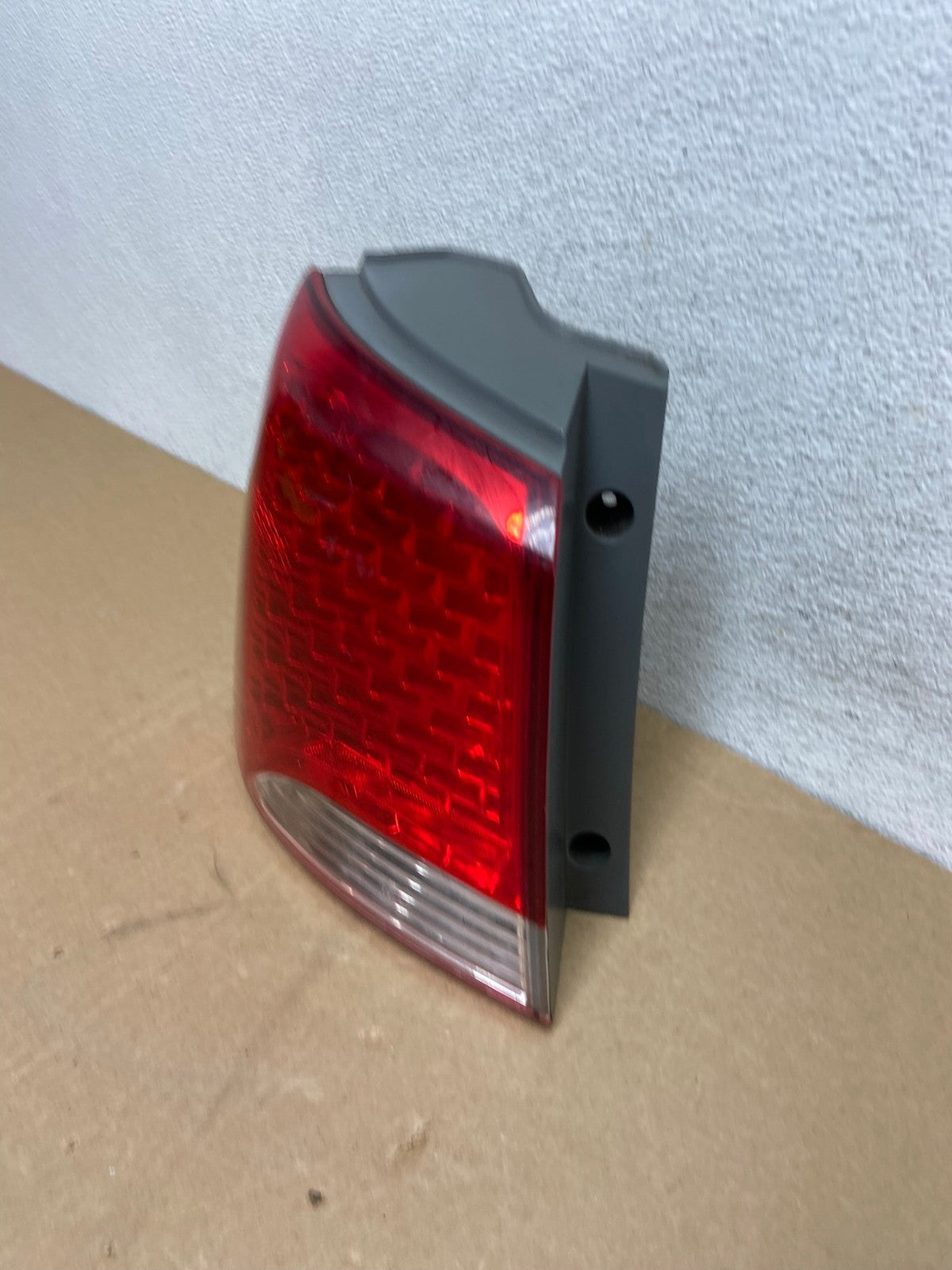 2011 2012 Kia Sorento Left Driver LH Side Tail Light AF9933 LK1