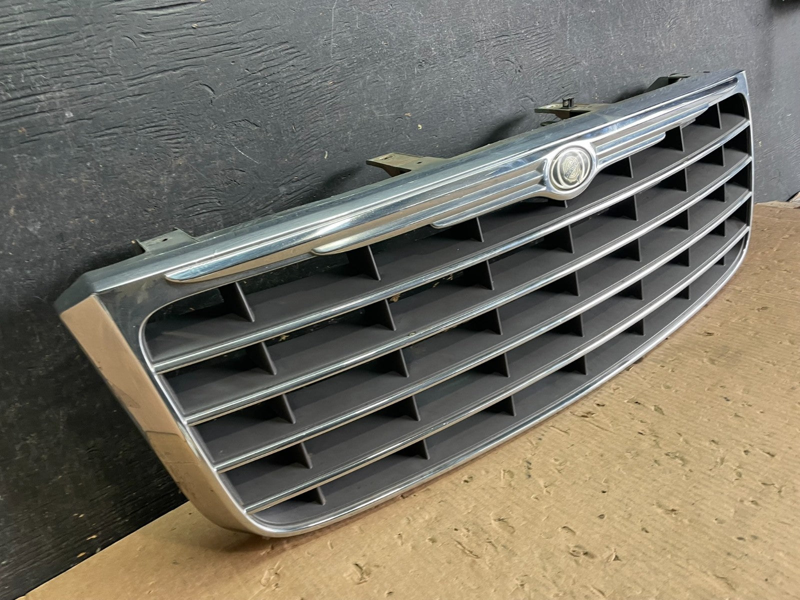2007 2008 2009 Chrysler Aspen Front Radiator Upper Grill Grille Oem Y9850 DG1