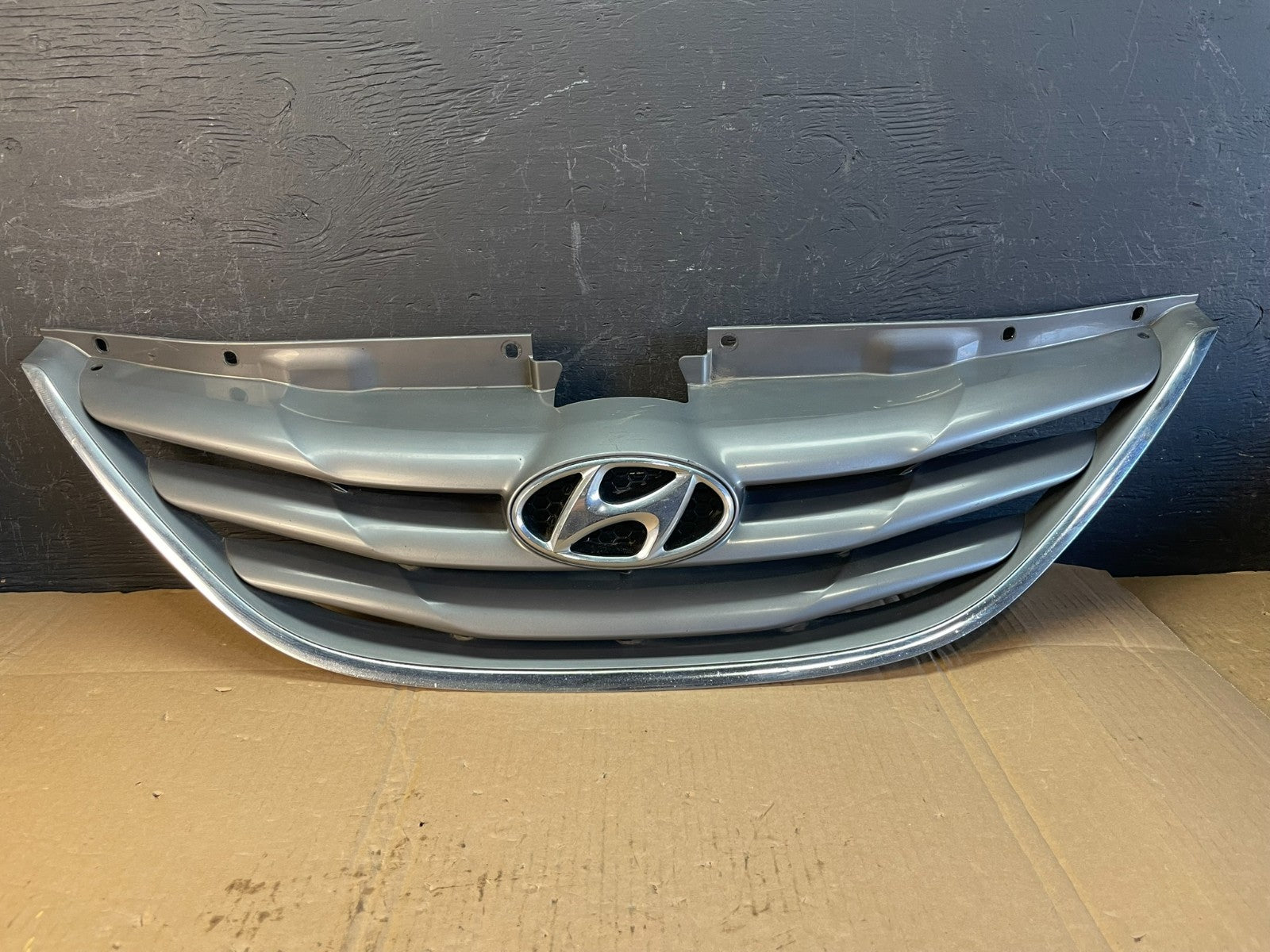 2011 to 2014 Hyundai Sonata Front Upper Grill Grille AC5456 DG0