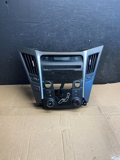 2011 - 2014 Hyundai Sonata Center Radio Climate Control Air Vent Bezel AF2769 DG0