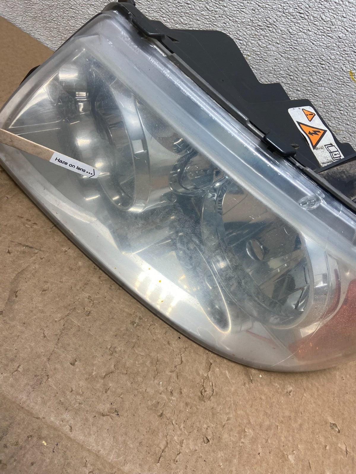 Xenon 2003-2006 Lincoln Navigator Left Driver Side Headlight Y8742 DW5
